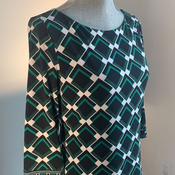 🌈 3/$20 White House Black Market mini dress - Picture 5 of 8